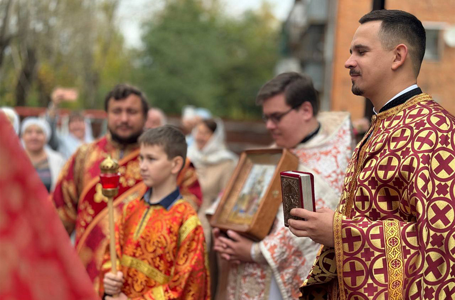 Благочинный церквей Королёвского округа в день памяти святых мучениц Веры, Надежды, Любови и матери их Софии возглавил Божественную литургию в одноимённом храме г. Пушкино 