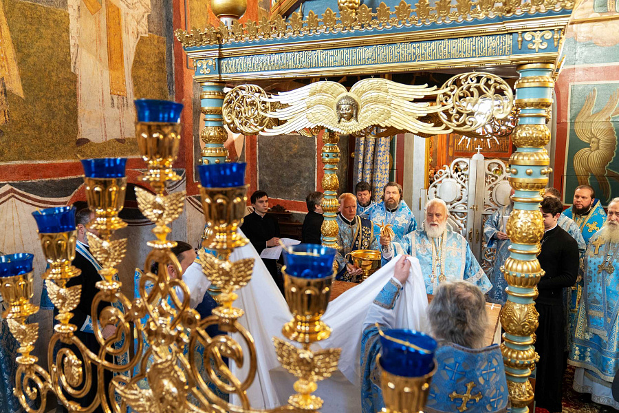 Предстоятель Русской Церкви совершил освящение Смоленского собора Новодевичьего монастыря г. Москвы