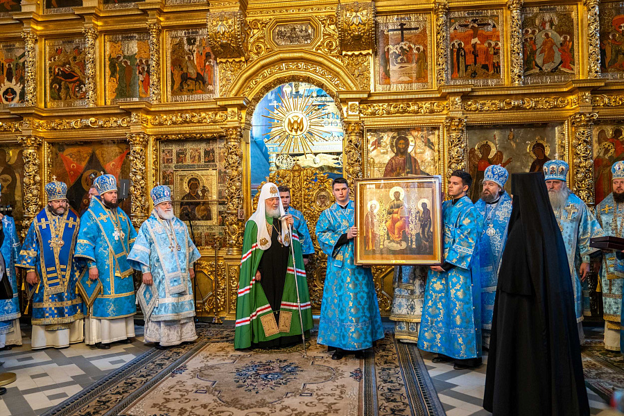 Предстоятель Русской Церкви совершил освящение Смоленского собора Новодевичьего монастыря г. Москвы