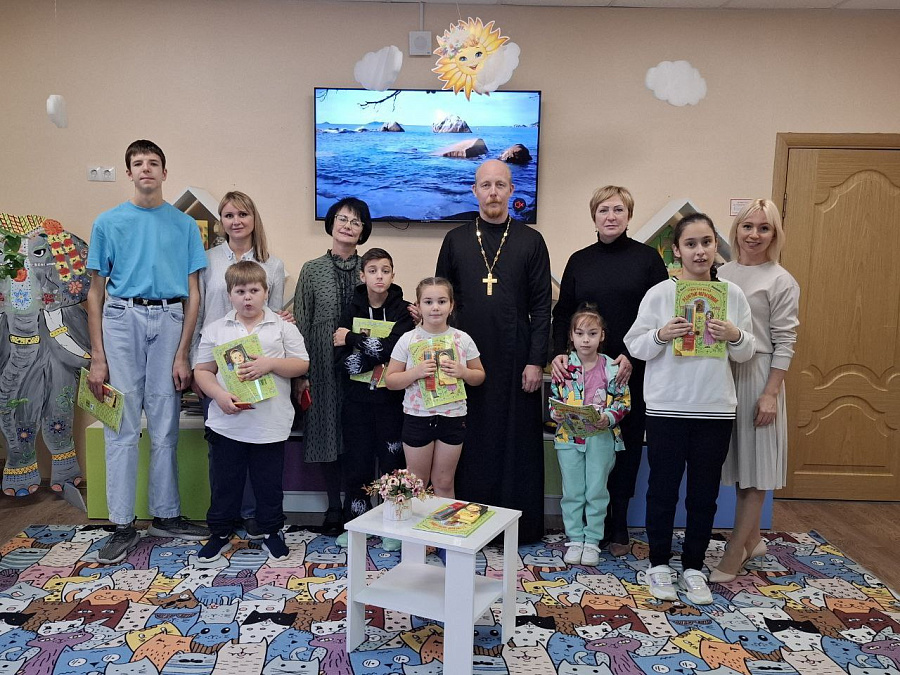 Благотворительная акция "Согреем детские сердца" во 2-м Воскресенском благочинническом округе