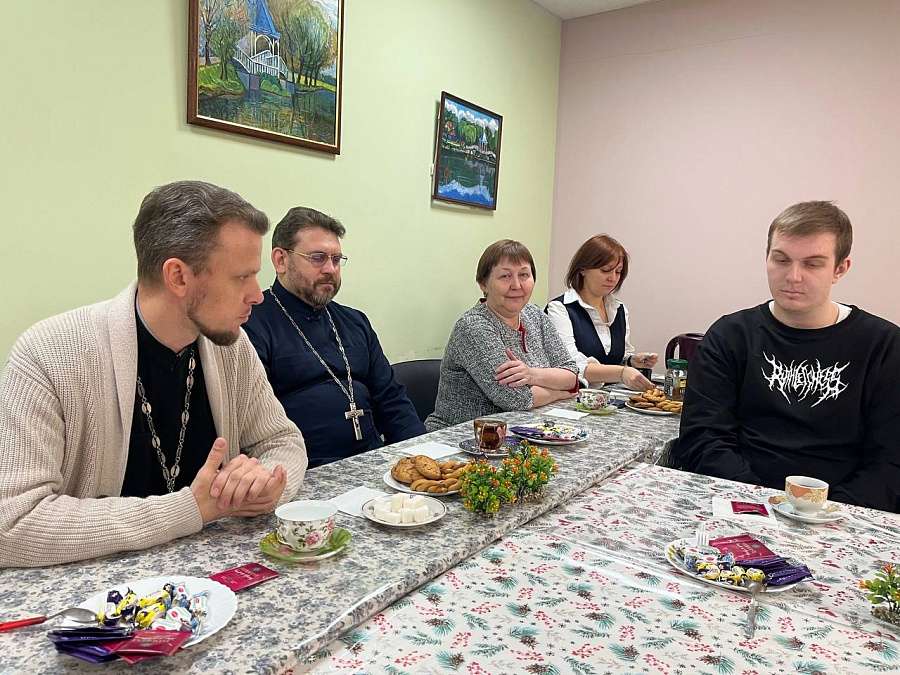 Диалог студентов и священнослужителей в Бронницком филиале университета МАДИ