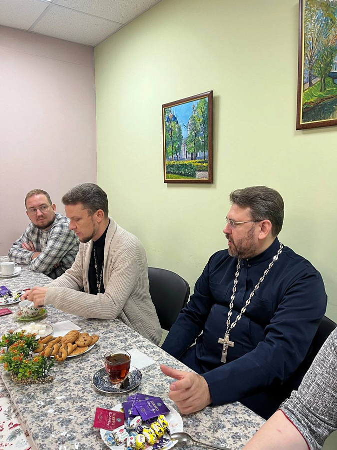 Диалог студентов и священнослужителей в Бронницком филиале университета МАДИ