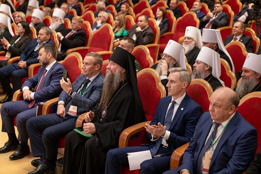 Святейший Патриарх Кирилл возглавил пленарное заседание XXVI Всемирного русского народного собора на тему «Русский мир: внешние и внутренние вызовы»