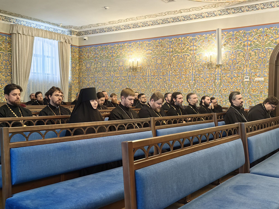 Собрание Межъепархиального отдела по работе с молодëжью Московской митрополии