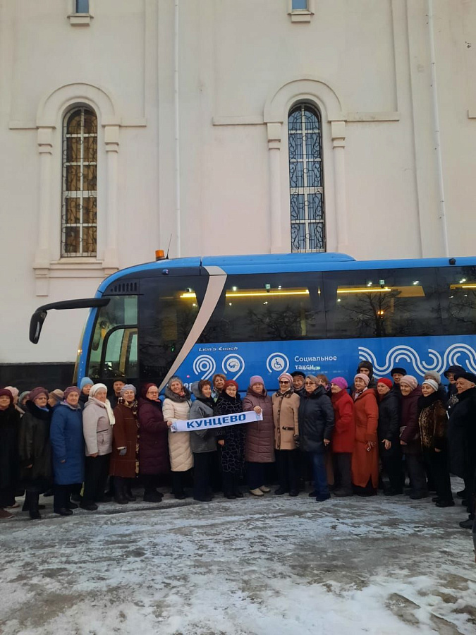 Члены общества инвалидов на приходе Пантелеимоновского храма г. Жуковского