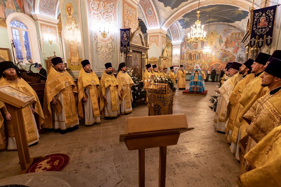 Божественная литургия во второй день праздника Рождества Христова в Коломне