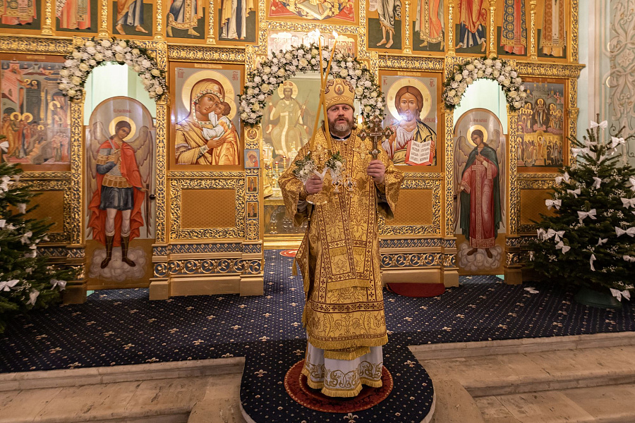 Божественная литургия во второй день праздника Рождества Христова в Коломне