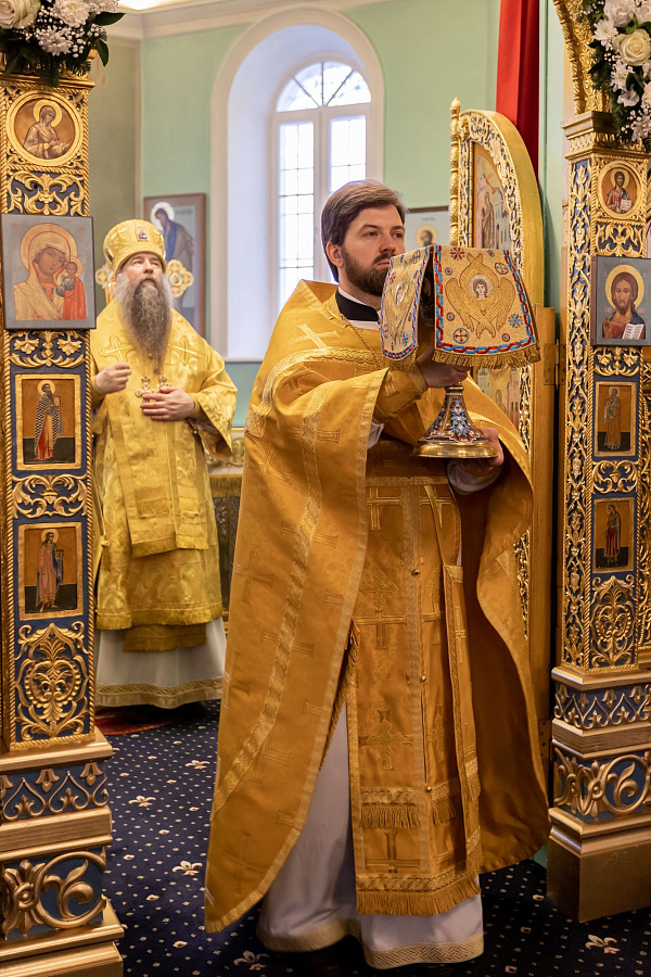 Божественная литургия во второй день праздника Рождества Христова в Коломне