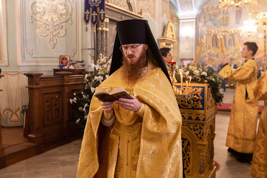 Божественная литургия во второй день праздника Рождества Христова в Коломне
