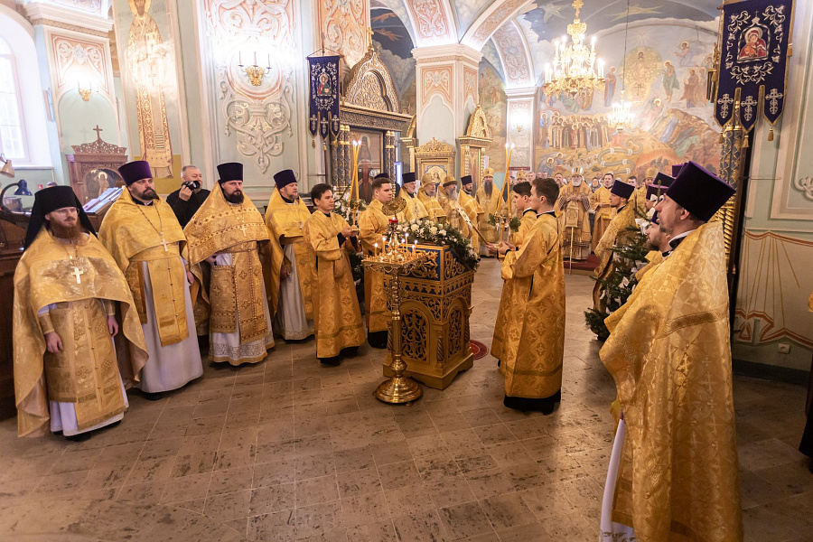 Божественная литургия во второй день праздника Рождества Христова в Коломне
