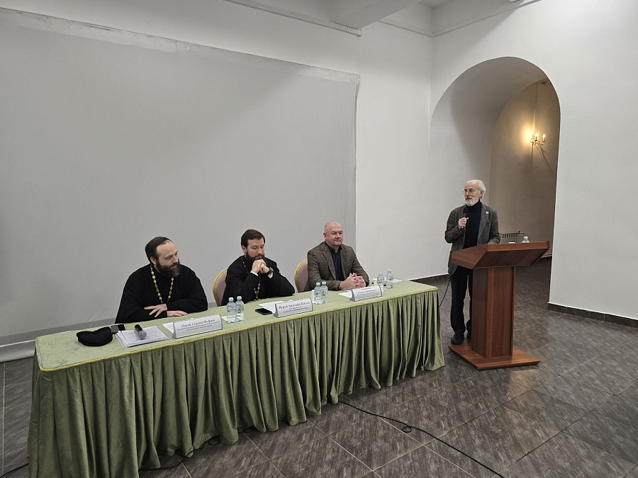Направления «Миссионерское служение Русской Православной Церкви» и «Взаимодействие Церкви с государственными и общественными институтами и СМИ»  и в рамках Рождественских чтений