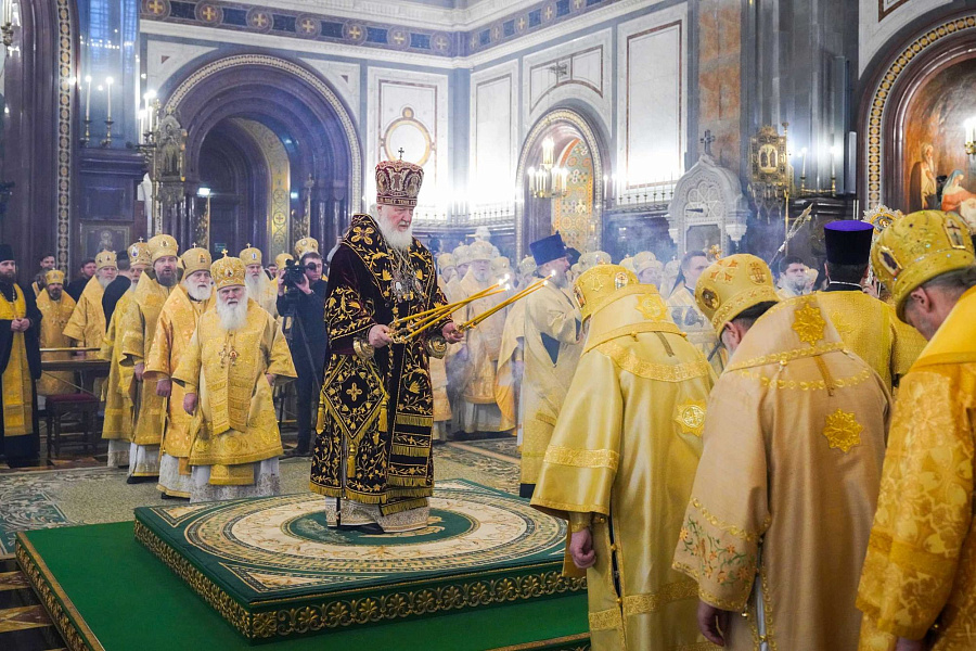 В шестнадцатую годовщину интронизации Святейшего Патриарха Кирилла в Храме Христа Спасителя совершена Божественная литургия