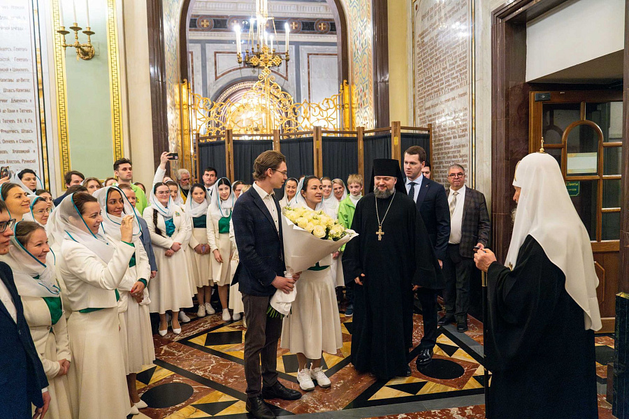 В шестнадцатую годовщину интронизации Святейшего Патриарха Кирилла в Храме Христа Спасителя совершена Божественная литургия