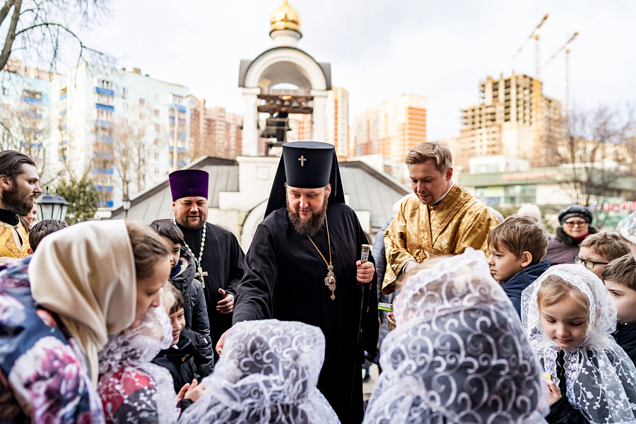 Архиерейское богослужение в Преображенском соборе города Люберцы