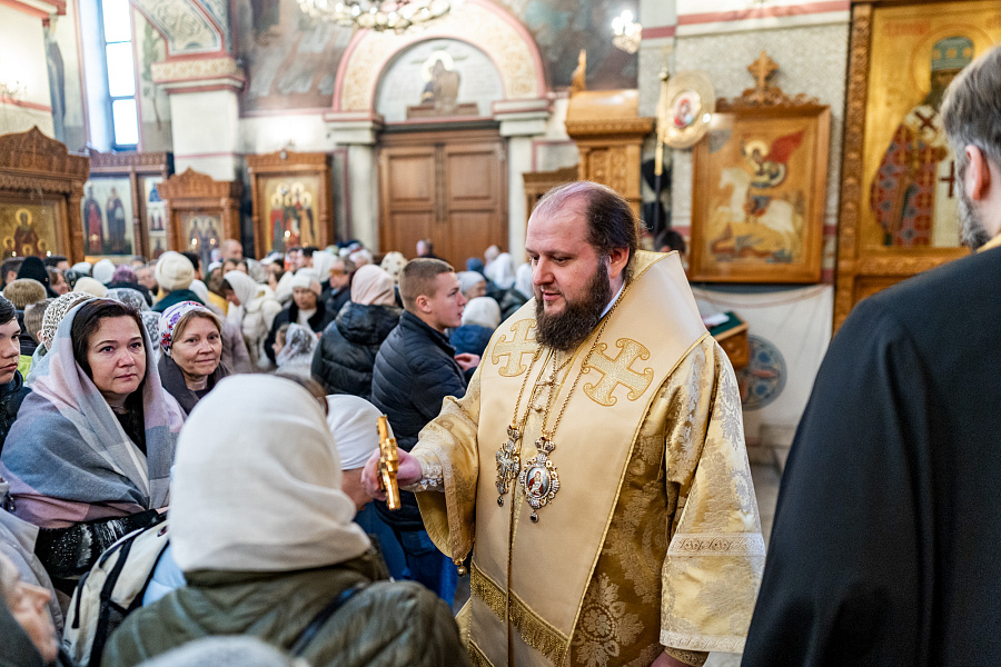 Архиерейское богослужение в Преображенском соборе города Люберцы