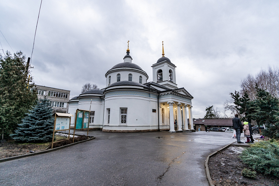 Великое повечерие с чтением Великого покаянного канона в храме Владимирской иконы Божией Матери в посёлке Красково г.о. Люберцы