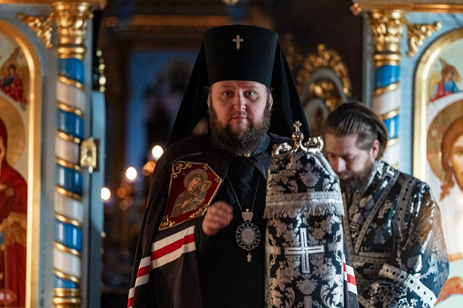 Великое повечерие с чтением Великого покаянного канона в храме Владимирской иконы Божией Матери в посёлке Красково г.о. Люберцы