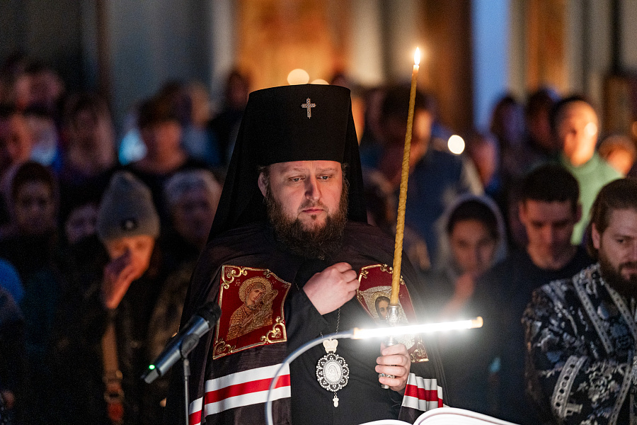 Великое повечерие с чтением Великого покаянного канона в храме Владимирской иконы Божией Матери в посёлке Красково г.о. Люберцы