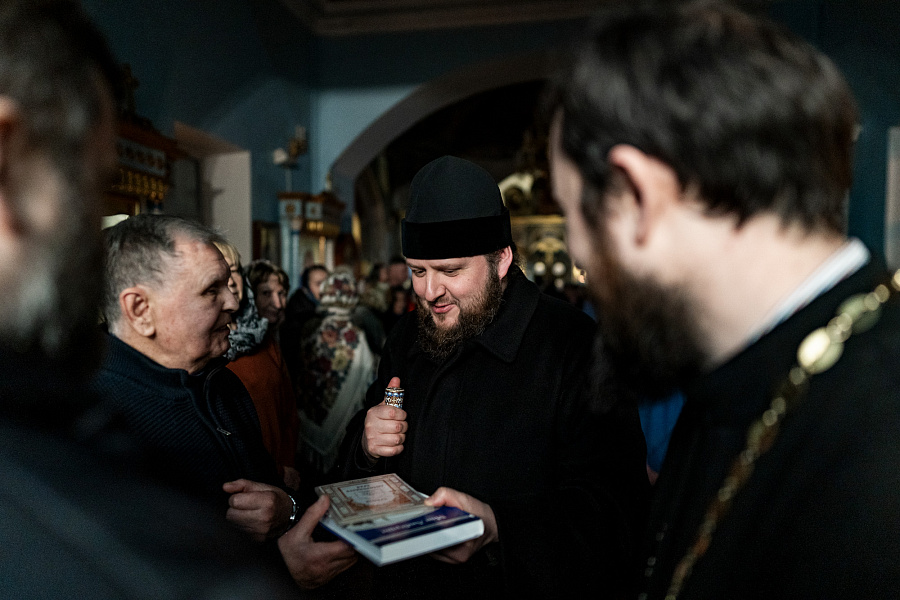 Великое повечерие с чтением Великого покаянного канона в храме Владимирской иконы Божией Матери в посёлке Красково г.о. Люберцы