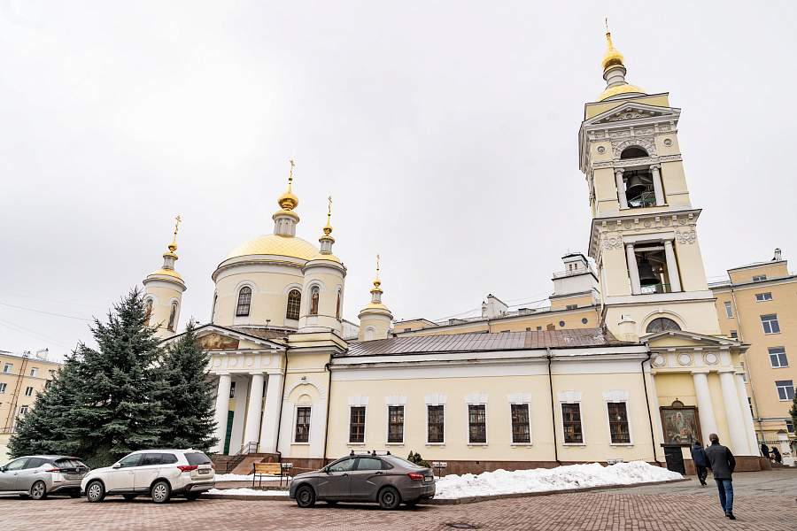 Архиерейское богослужение в Неделю ваий в Троицком кафедральном соборе