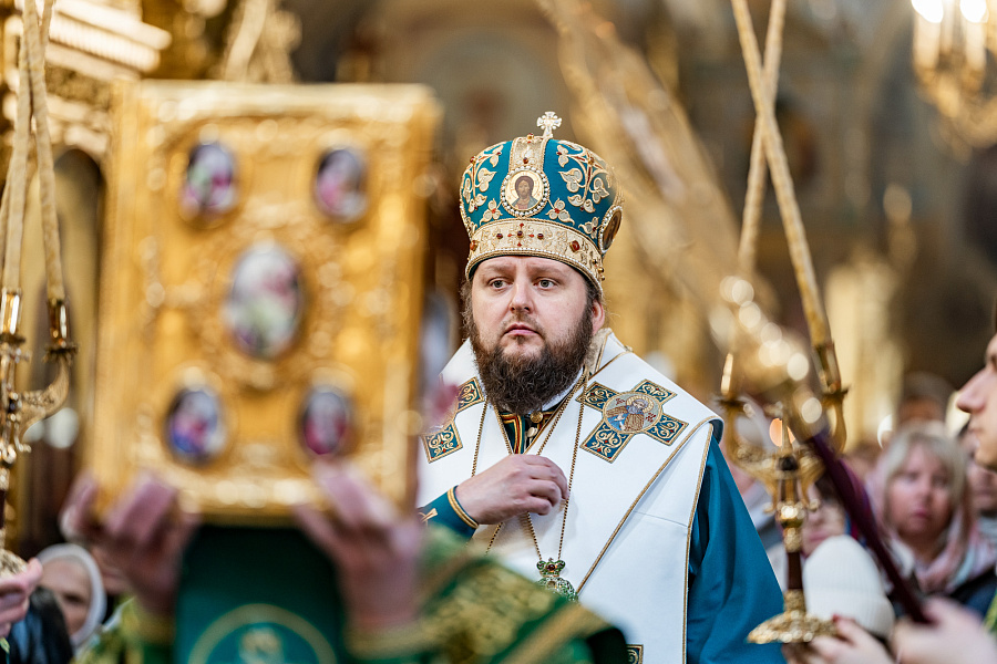 Архиерейское богослужение в Неделю ваий в Троицком кафедральном соборе
