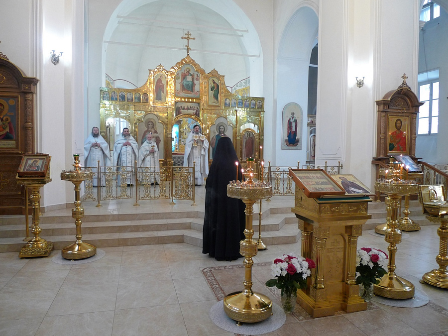 Престольный праздник и иноческий постриг в Александро-Невском монастыре