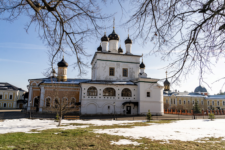 Архиерейское богослужение в Великий Понедельник в Вознесенской Давидовой пустыни