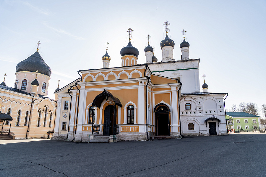 Архиерейское богослужение в Великий Понедельник в Вознесенской Давидовой пустыни