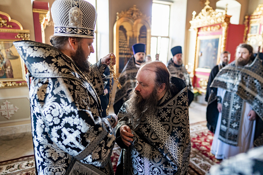 Архиерейское богослужение в Великий Понедельник в Вознесенской Давидовой пустыни