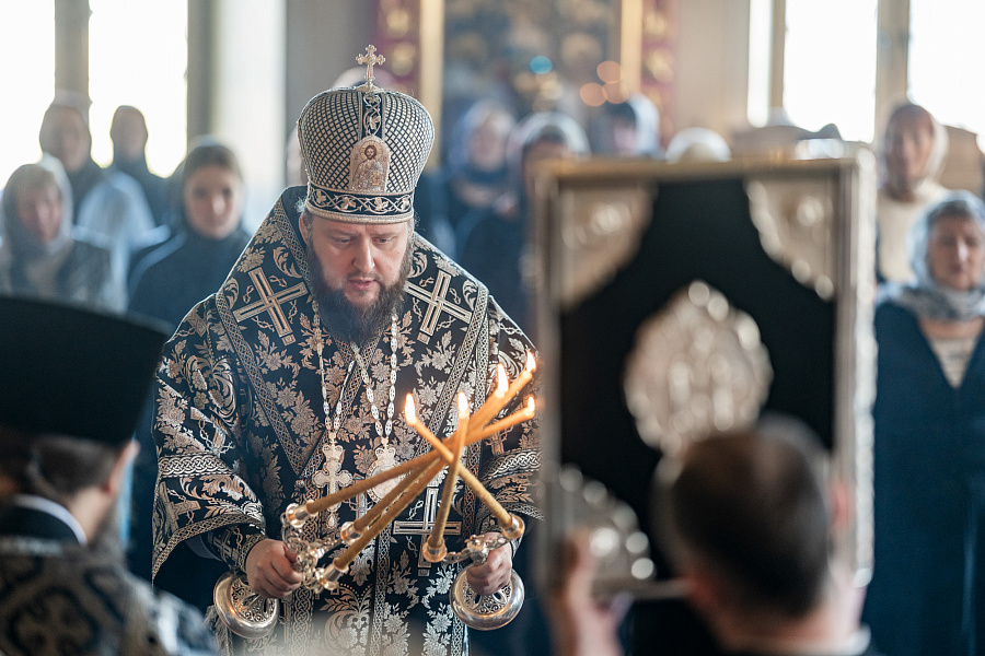 Архиерейское богослужение в Великий Понедельник в Вознесенской Давидовой пустыни