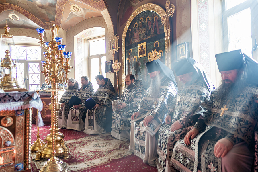 Архиерейское богослужение в Великий Понедельник в Вознесенской Давидовой пустыни