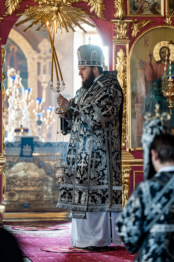 Архиерейское богослужение в Великий Понедельник в Вознесенской Давидовой пустыни