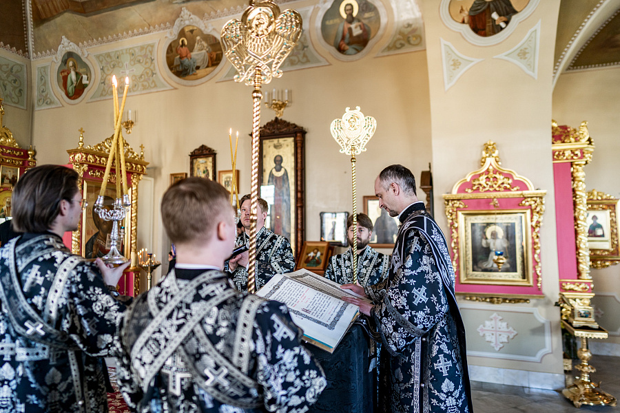 Архиерейское богослужение в Великий Понедельник в Вознесенской Давидовой пустыни
