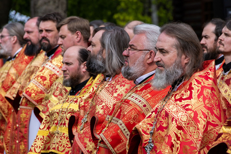 В праздник Собора новомучеников, в Бутове пострадавших, Патриарший наместник Московской митрополии возглавил Литургию на Бутовском полигоне