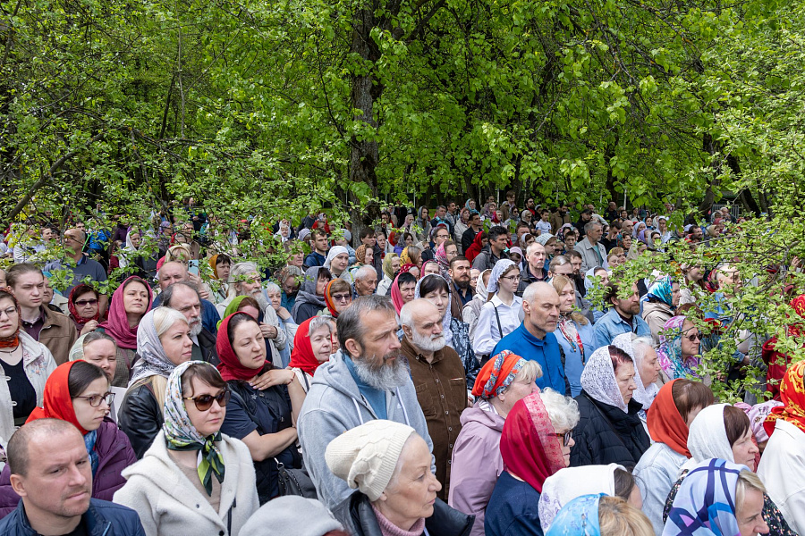 В праздник Собора новомучеников, в Бутове пострадавших, Патриарший наместник Московской митрополии возглавил Литургию на Бутовском полигоне
