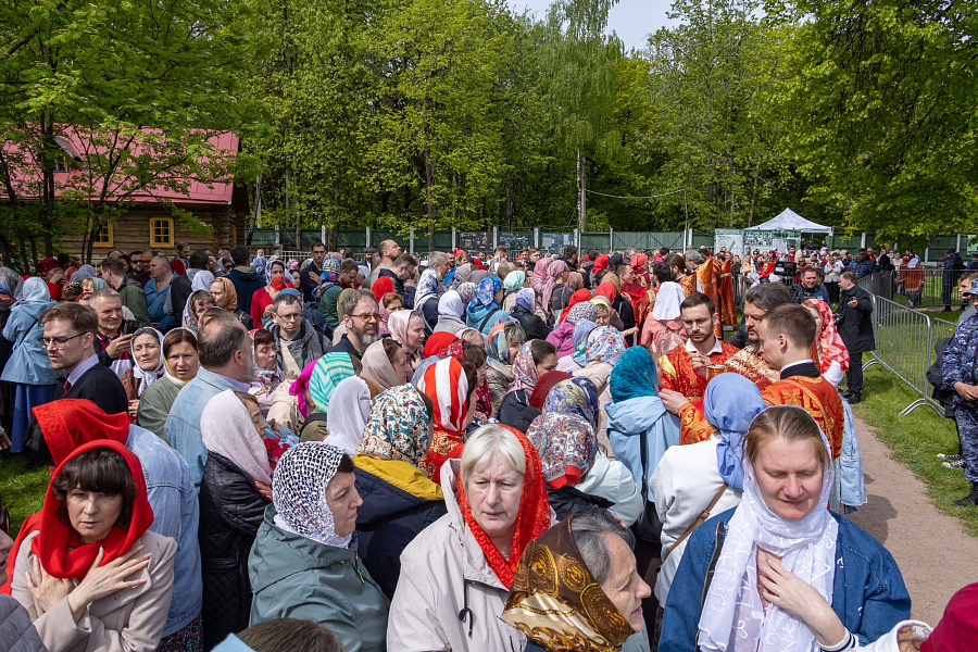 В праздник Собора новомучеников, в Бутове пострадавших, Патриарший наместник Московской митрополии возглавил Литургию на Бутовском полигоне