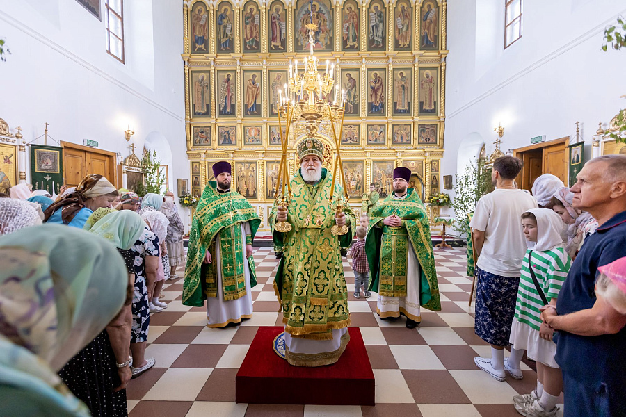 Архипастырское посещение Свято-Троицкого храма (на Репне) города Коломны