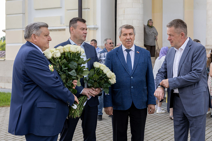 Архиерейское богослужение в Свято-Духовом храме села Шкинь Коломенского округа