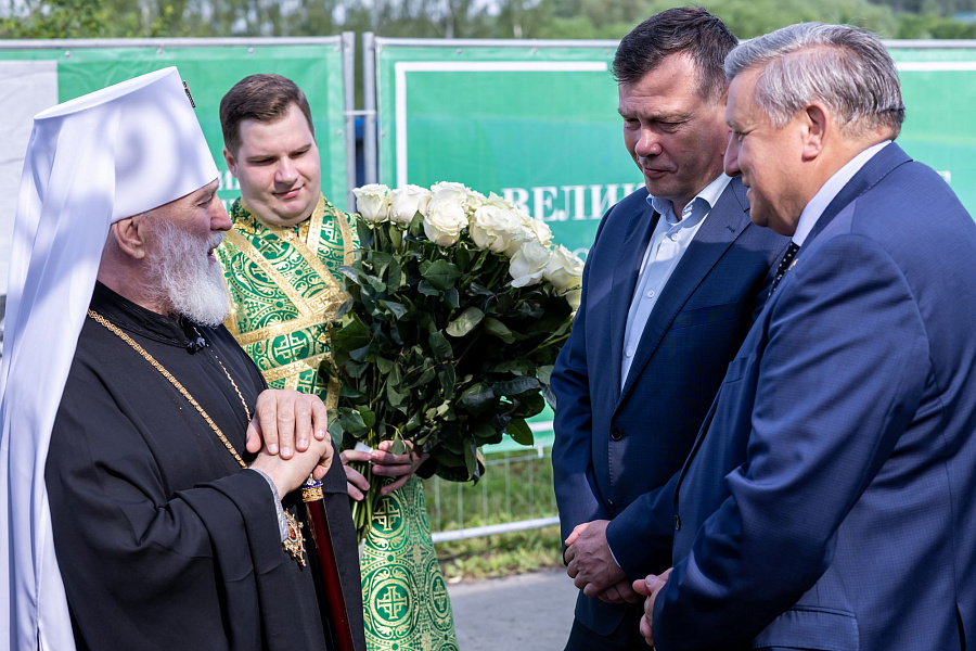 Архиерейское богослужение в Свято-Духовом храме села Шкинь Коломенского округа