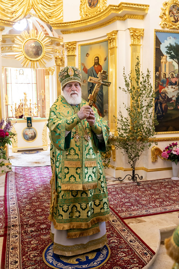 Архиерейское богослужение в Свято-Духовом храме села Шкинь Коломенского округа