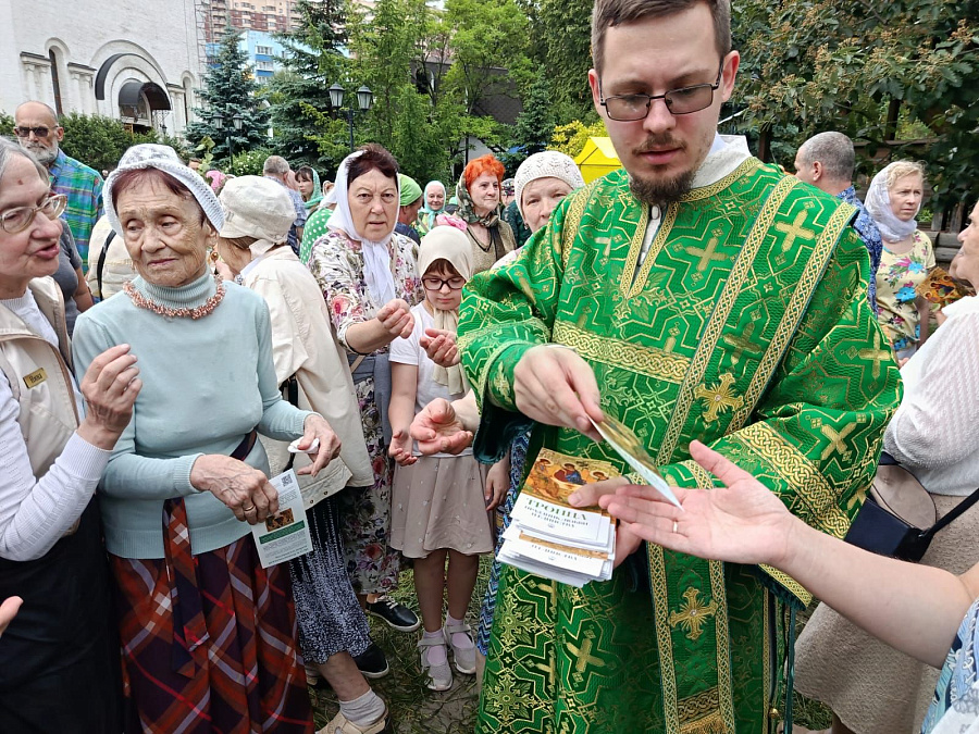 Миссионерская акция «Святая Троица – основание жизни» в Подольской епархии