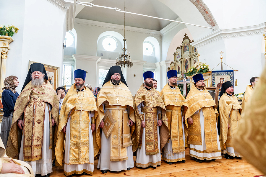 Архиерейское богослужение в Благовещенском храме посёлка Поливаново г.о. Подольск