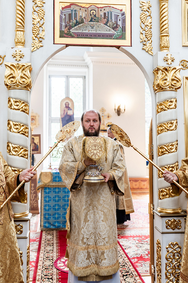 Архиерейское богослужение в Благовещенском храме посёлка Поливаново г.о. Подольск
