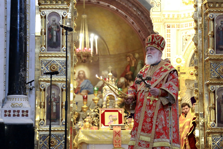 Патриарший наместник Московской митрополии возглавил Божественную литургию в Храме Христа Спасителя