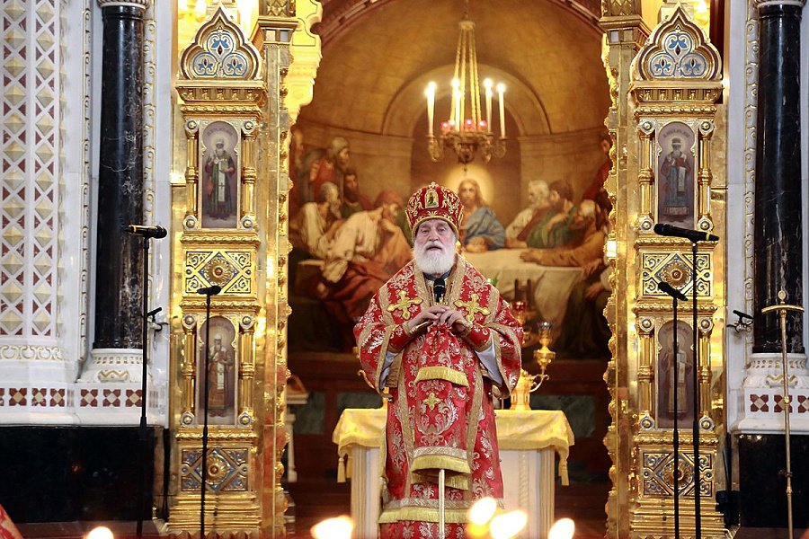 Патриарший наместник Московской митрополии возглавил Божественную литургию в Храме Христа Спасителя