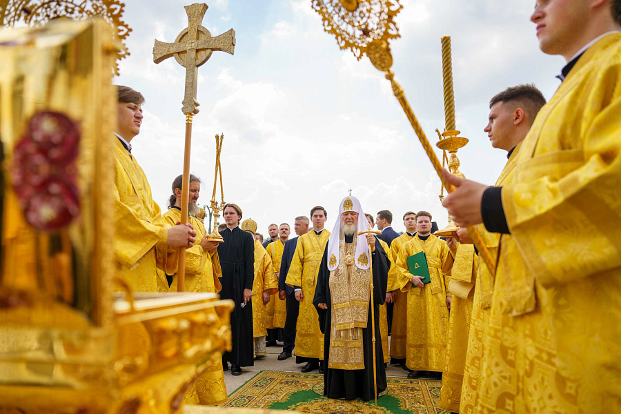 В День Крещения Руси Предстоятель Русской Церкви совершил торжественный молебен у памятника равноапостольному князю Владимиру на Боровицкой площади в Москве