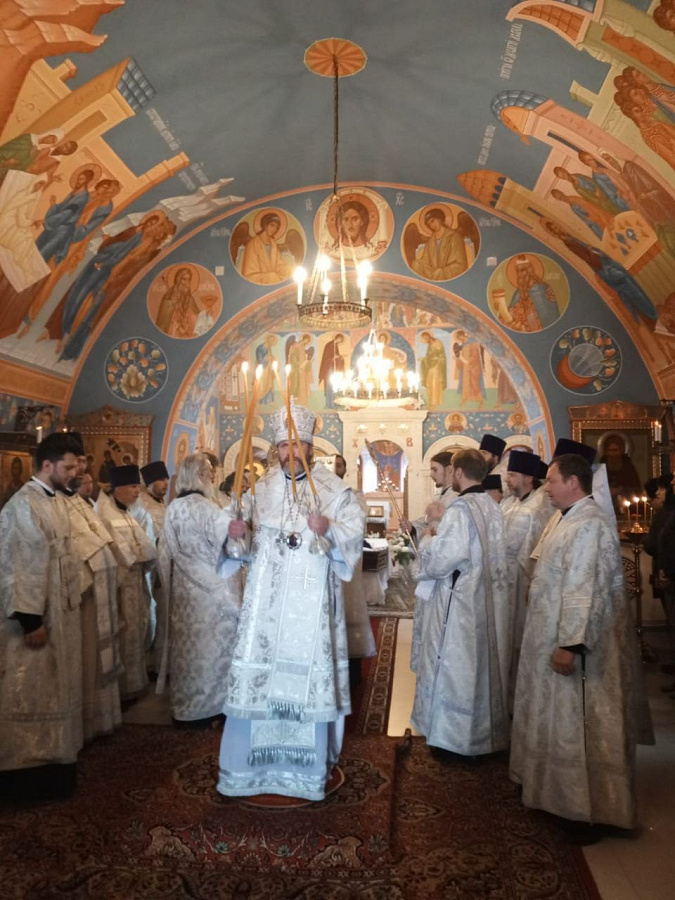 Архиепископ Одинцовский и Красногорский Фома совершил Божественную литургию и отпевание иерея Вадима Калямина в Сергиевском храме с. Веледниково