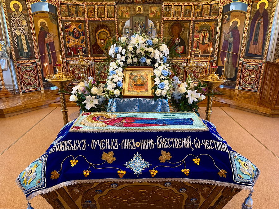 Дети-инвалиды из детского дома «Добрый дом «Коломенский» в Крестовоздвиженском храме города Коломна
