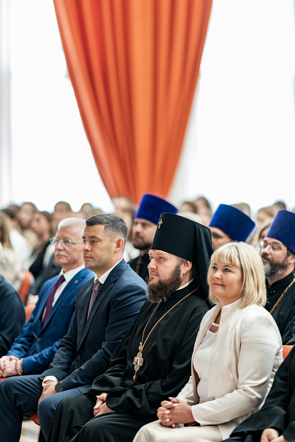 Августовская педагогическая конференция в гимназии имени Подольских курсантов мкрн. Климовск города Подольска