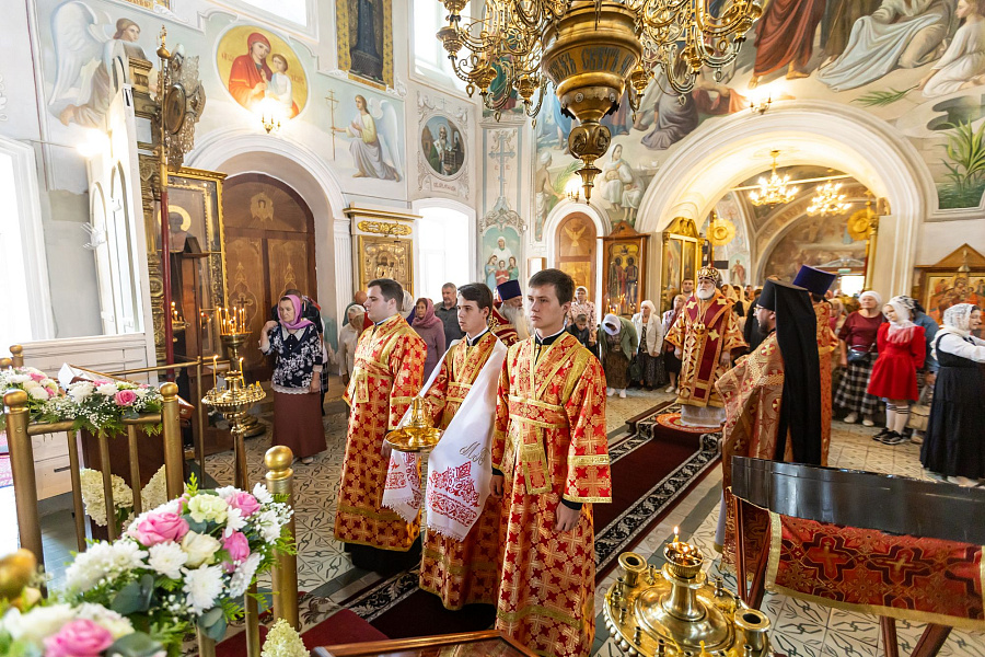 Престольный праздник в храме святых мучеников Флора и Лавра города Каширы